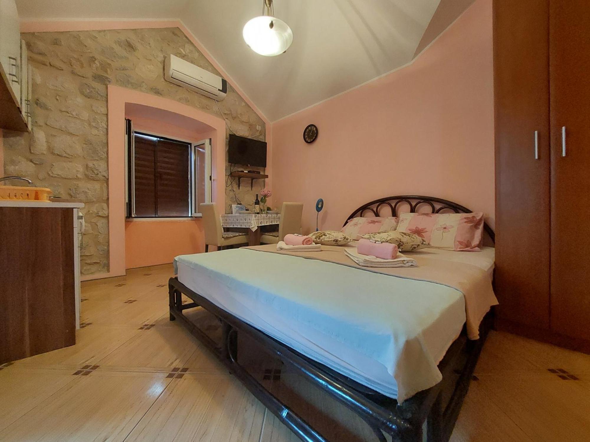 Apartments Jelena Kotor Bilik gambar
